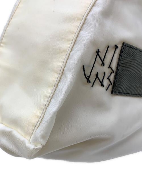 PRADA（プラダ）PRADA (プラダ) ナイロントートバッグ ホワイトの古着・服飾アイテム