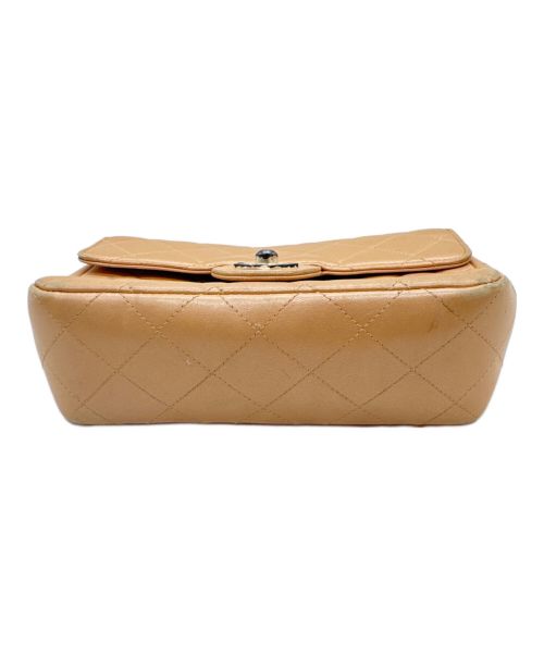 CHANEL（シャネル）CHANEL (シャネル) ミニマトラッセショルダーバッグ ベージュの古着・服飾アイテム