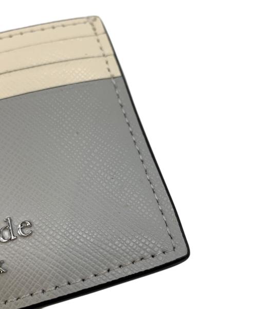 Kate Spade（ケイトスペード）Kate Spade (ケイトスペード) カードケース グレー×アイボリーの古着・服飾アイテム