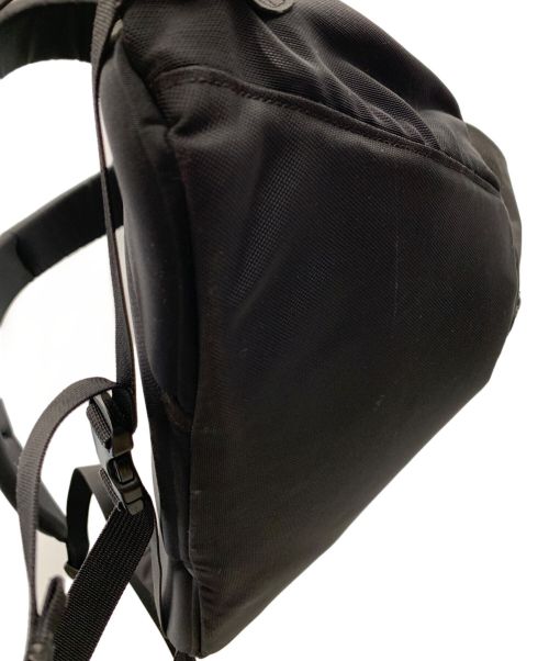 ARC'TERYX（アークテリクス）ARC'TERYX (アークテリクス) リュック ブラック×ゴールドの古着・服飾アイテム