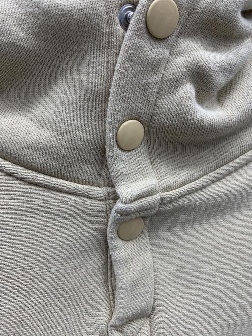 Champion（チャンピオン）Champion (チャンピオン) プルオーバーパーカー ベージュ サイズ:Lの古着・服飾アイテム