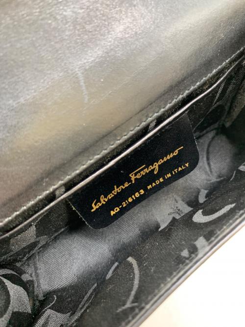 Salvatore Ferragamo（サルヴァトーレ フェラガモ）Salvatore Ferragamo (サルヴァトーレ フェラガモ) チェーンショルダーバッグ ブラックの古着・服飾アイテム