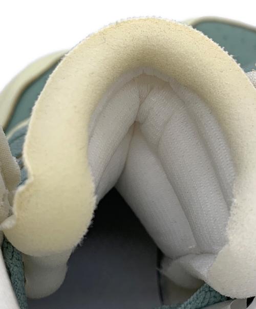 NIKE（ナイキ）NIKE (ナイキ) ハイカットスニーカー アイボリー サイズ:27の古着・服飾アイテム