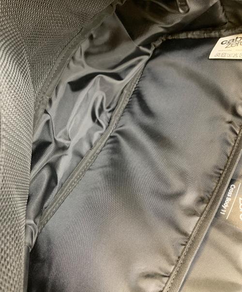 CABIN ZERO（キャビンゼロ）CABIN ZERO (キャビンゼロ) ボディバッグ ブラックの古着・服飾アイテム