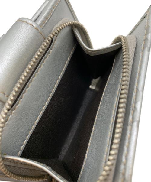 GUCCI（グッチ）GUCCI (グッチ) 2つ折り財布 シルバーの古着・服飾アイテム