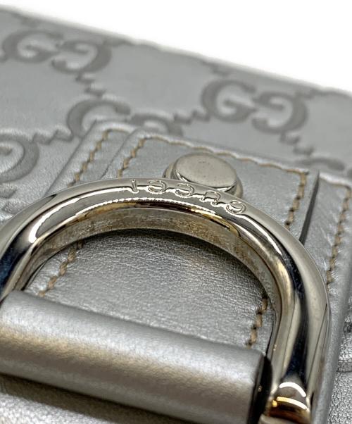 GUCCI（グッチ）GUCCI (グッチ) 2つ折り財布 シルバーの古着・服飾アイテム