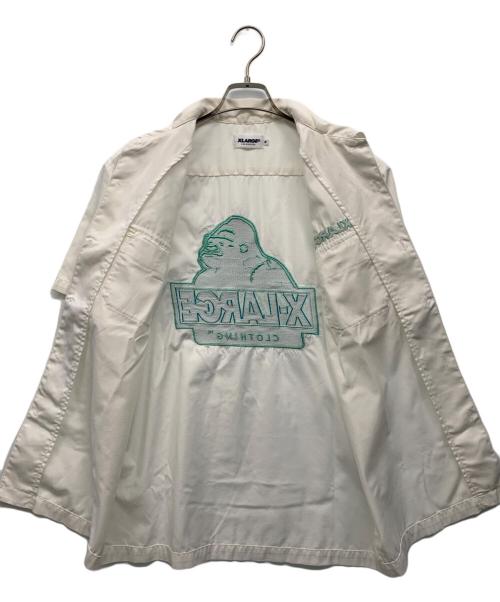 X-LARGE（エクストララージ）X-LARGE (エクストララージ) シャツ ホワイト サイズ:Mの古着・服飾アイテム