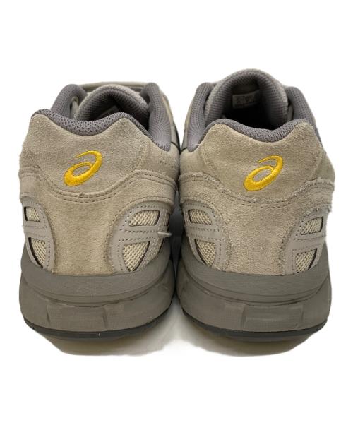 asics（アシックス）asics (アシックス) スニーカー ライトグレー サイズ:27.5の古着・服飾アイテム