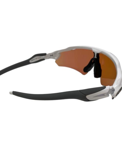 OAKLEY（オークリー）OAKLEY (オークリー) サングラス ホワイトの古着・服飾アイテム