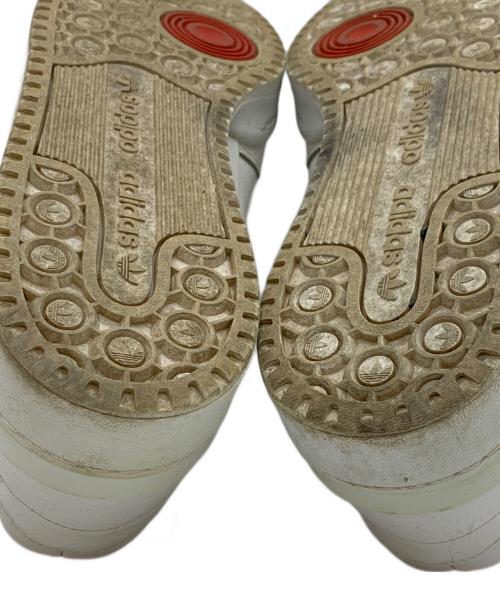 adidas（アディダス）adidas (アディダス) ローカットスニーカー ホワイト×レッド サイズ:28.5の古着・服飾アイテム