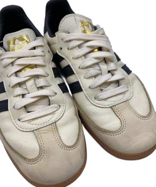 adidas（アディダス）adidas (アディダス) スニーカー アイボリー サイズ:26.5の古着・服飾アイテム