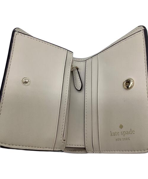 Kate Spade（ケイトスペード）Kate Spade (ケイトスペード) スペード フラワー スモール バイフォールド ウォレット ベージュの古着・服飾アイテム