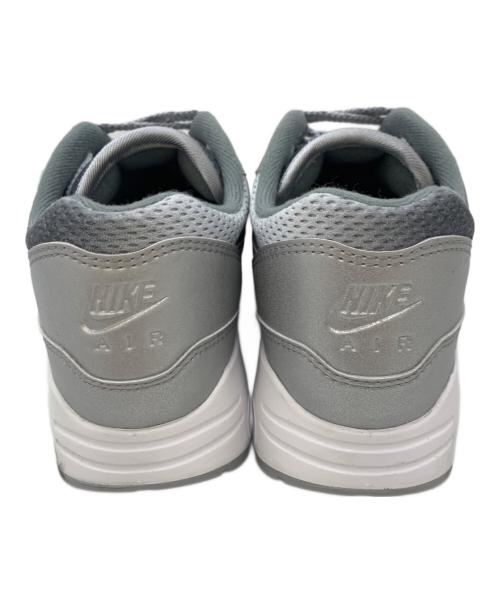 NIKE（ナイキ）NIKE (ナイキ) スニーカー シルバー サイズ:25.5の古着・服飾アイテム