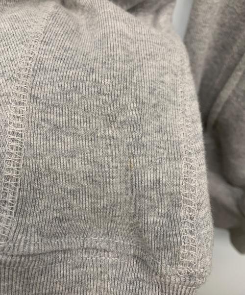 1PIU1UGUALE3 RELAX（ウノピゥウノウグァーレトレ リラックス）1PIU1UGUALE3 RELAX (ウノピゥウノウグァーレトレ リラックス) サイドエンボスロゴパーカー グレー サイズ:XXLの古着・服飾アイテム