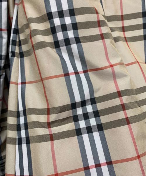 BURBERRY BLUE LABEL（バーバリーロンドンブルーレーベル）BURBERRY BLUE LABEL (バーバリーロンドンブルーレーベル) 中綿コート グレー サイズ:38の古着・服飾アイテム