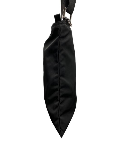 PRADA（プラダ）PRADA (プラダ) ナイロンショルダーバッグ ブラックの古着・服飾アイテム