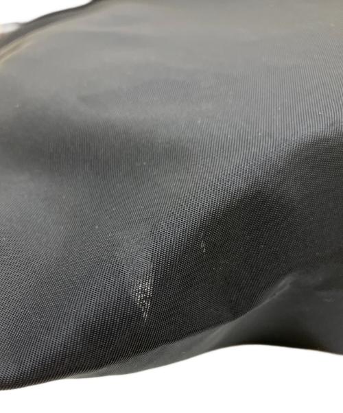 PRADA（プラダ）PRADA (プラダ) ナイロンショルダーバッグ ブラックの古着・服飾アイテム