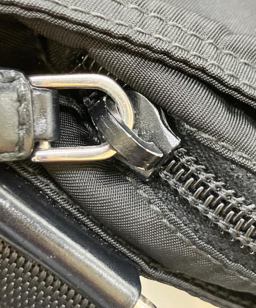 PRADA（プラダ）PRADA (プラダ) ナイロンショルダーバッグ ブラックの古着・服飾アイテム