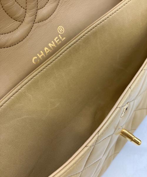 CHANEL（シャネル）CHANEL (シャネル) ショルダーバッグ ベージュの古着・服飾アイテム
