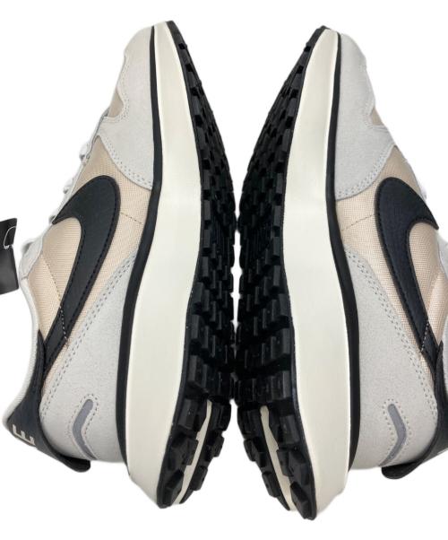 NIKE（ナイキ）NIKE (ナイキ) スニーカー ベージュ×ブラック サイズ:24.5の古着・服飾アイテム