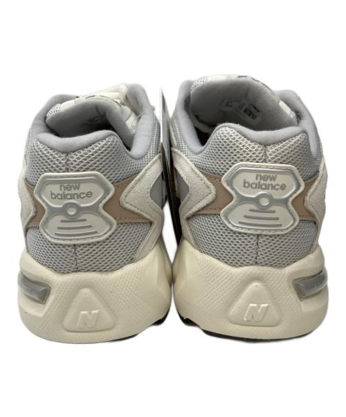 NEW BALANCE（ニューバランス）NEW BALANCE (ニューバランス) スニーカー グレー×ホワイト サイズ:24.5の古着・服飾アイテム