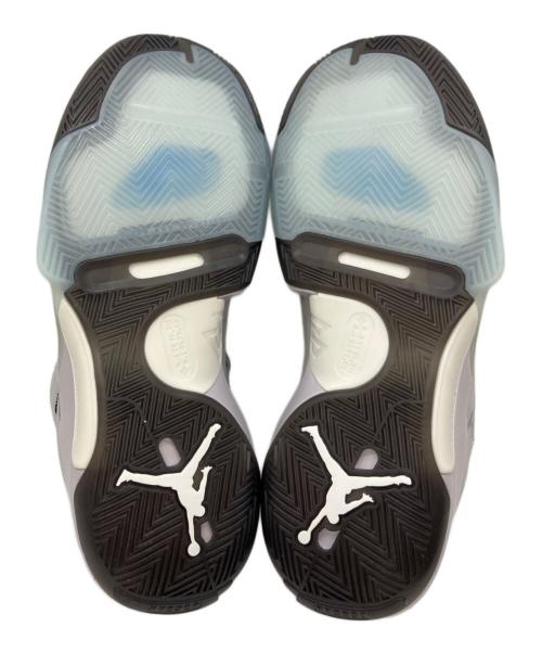 NIKE（ナイキ）NIKE (ナイキ) スニーカー グレー×ブラック サイズ:27.5の古着・服飾アイテム