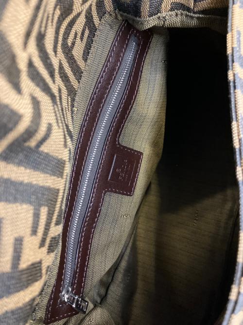 FENDI（フェンディ）FENDI (フェンディ) ショルダーバッグ ブラウンの古着・服飾アイテム