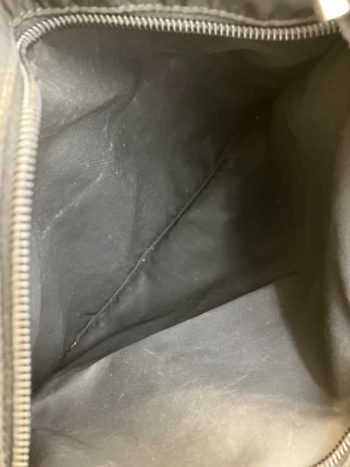 PRADA（プラダ）PRADA (プラダ) ナイロンショルダーバッグ ブラックの古着・服飾アイテム