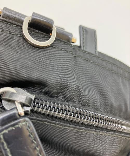 PRADA（プラダ）PRADA (プラダ) ナイロンショルダーバッグ ブラックの古着・服飾アイテム