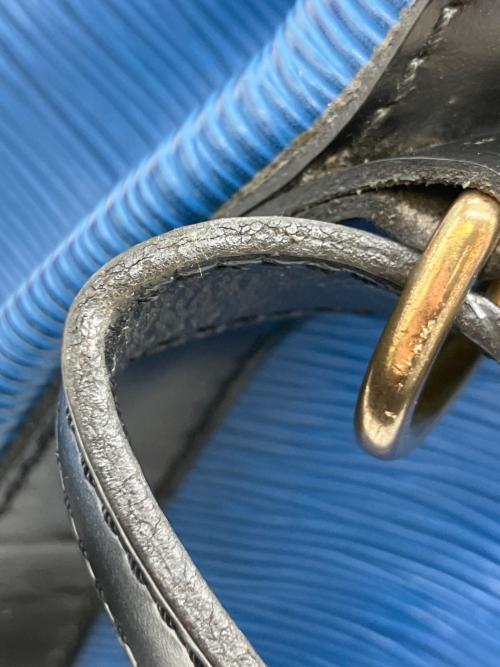 LOUIS VUITTON（ルイ ヴィトン）LOUIS VUITTON (ルイ ヴィトン) ショルダーバッグ ブルーの古着・服飾アイテム