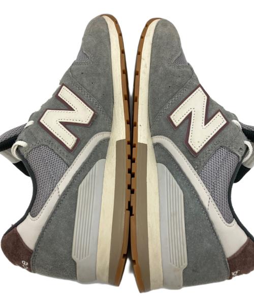 NEW BALANCE（ニューバランス）NEW BALANCE (ニューバランス) スニーカー グレー×ブラウン サイズ:28の古着・服飾アイテム