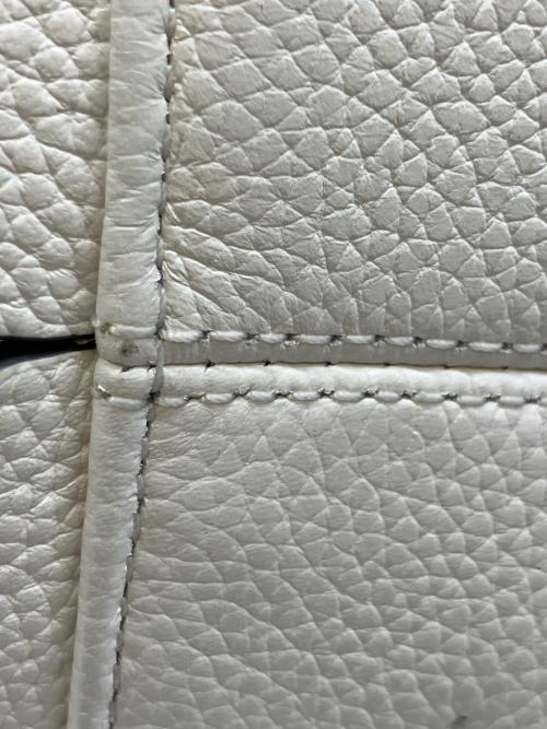 Kate Spade（ケイトスペード）Kate Spade (ケイトスペード) ノットラージショルダーバッグ ホワイトの古着・服飾アイテム