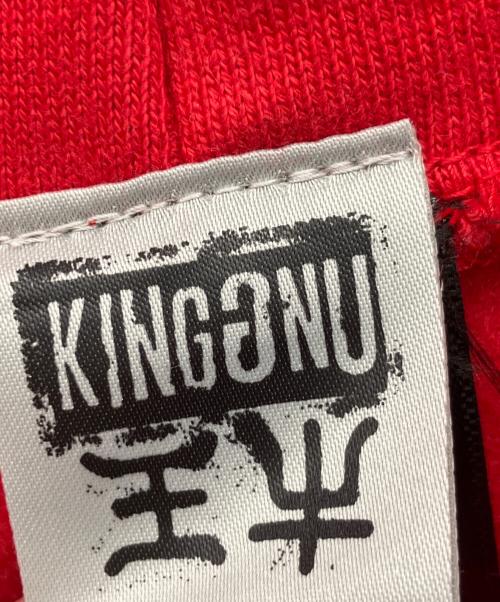 KING GNU（キングヌー）KING GNU (キングヌー) プルオーバーパーカー レッド サイズ:XLの古着・服飾アイテム