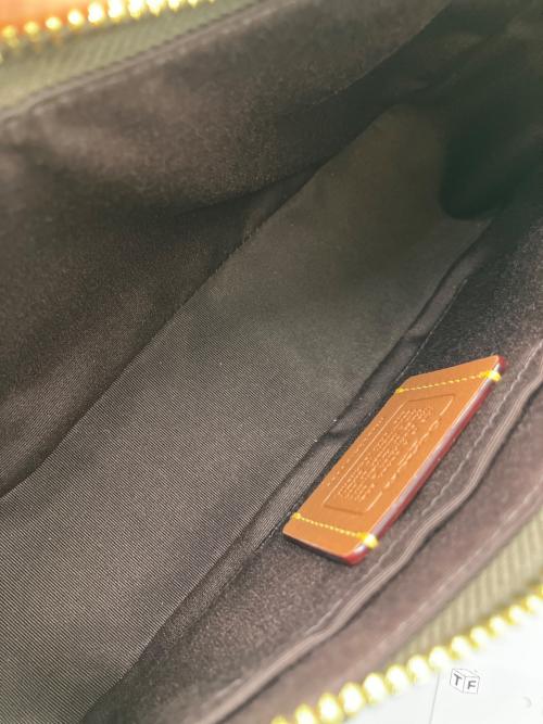 COACH（コーチ）COACH (コーチ) ショルダーバッグ ブラウンの古着・服飾アイテム