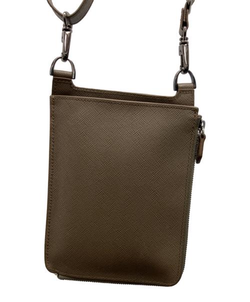 BLACK LABEL CRESTBRIDGE（ブラックレーベル クレストブリッジ）BLACK LABEL CRESTBRIDGE (ブラックレーベル クレストブリッジ) エンボスチェックスマートフォンショルダーケース ブラウンの古着・服飾アイテム