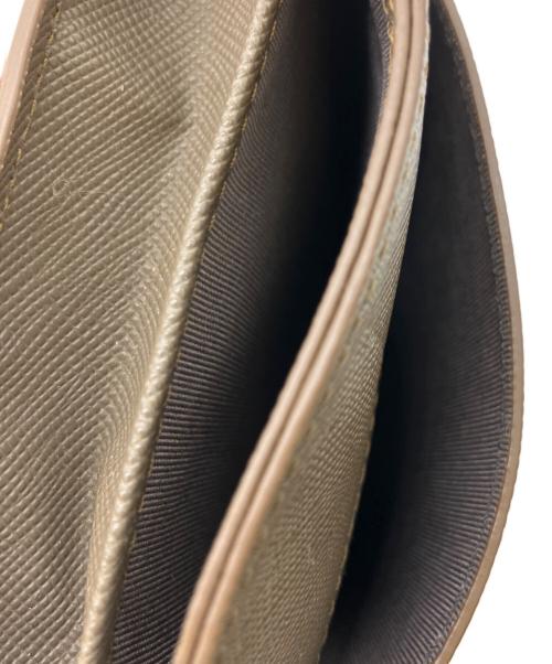 BLACK LABEL CRESTBRIDGE（ブラックレーベル クレストブリッジ）BLACK LABEL CRESTBRIDGE (ブラックレーベル クレストブリッジ) エンボスチェックスマートフォンショルダーケース ブラウンの古着・服飾アイテム