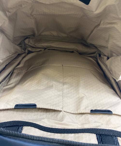 TUMI（トゥミ）TUMI (トゥミ) リュック ネイビー×ベージュの古着・服飾アイテム