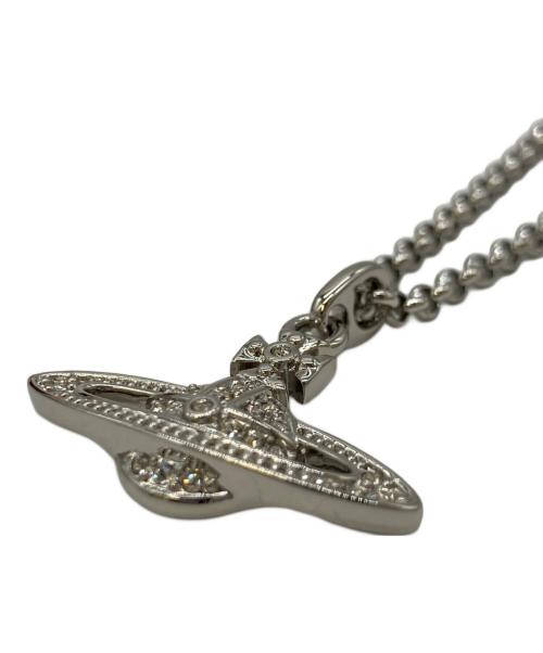 Vivienne Westwood（ヴィヴィアンウエストウッド）Vivienne Westwood (ヴィヴィアンウエストウッド) ミニバスレリーフペンダント シルバーカラーの古着・服飾アイテム