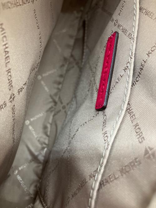 MICHAEL KORS（マイケル・コース）MICHAEL KORS (マイケル・コース) ショルダーバッグ ショッキングピンクの古着・服飾アイテム