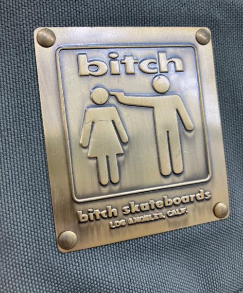 bitch skateboards（ビッチスケートボード）bitch skateboards (ビッチスケートボード) リュック オリーブの古着・服飾アイテム