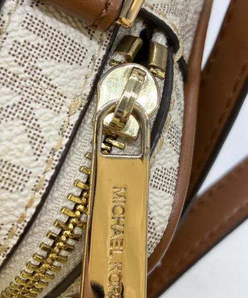 MICHAEL KORS（マイケル・コース）MICHAEL KORS (マイケル・コース) ショルダーバッグ ホワイト×ブラウンの古着・服飾アイテム