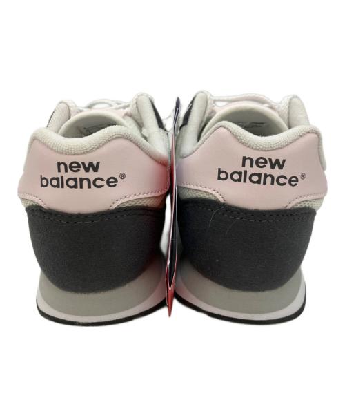 NEW BALANCE（ニューバランス）NEW BALANCE (ニューバランス) ローカットスニーカー グレー×ピンク サイズ:24.0の古着・服飾アイテム
