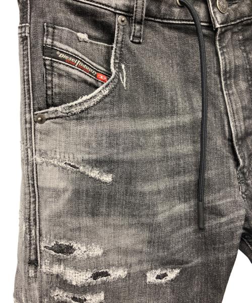 DIESEL（ディーゼル）DIESEL (ディーゼル) デニムパンツ グレー サイズ:W28の古着・服飾アイテム