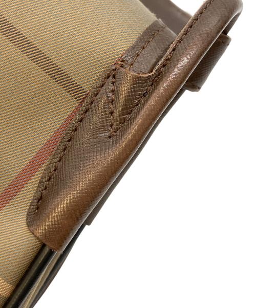 BURBERRY（バーバリー）BURBERRY (バーバリー) ショルダーバッグ ブラウンの古着・服飾アイテム