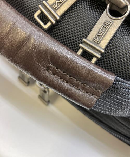 TUMI（トゥミ）TUMI (トゥミ) ヘンドリック デラックス ブリーフ パック ブラウン×ブラックの古着・服飾アイテム