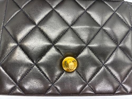 CHANEL（シャネル）CHANEL (シャネル) ダイアナ　チェーンショルダーバッグ ブラックの古着・服飾アイテム
