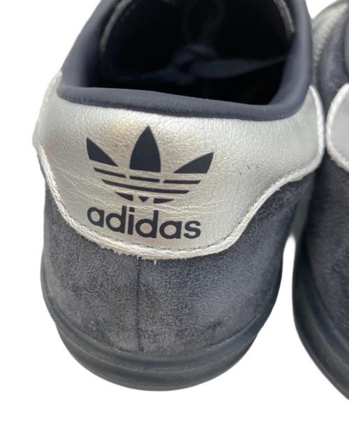adidas（アディダス）adidas (アディダス) スニーカー ネイビー×ホワイト サイズ:27.5の古着・服飾アイテム