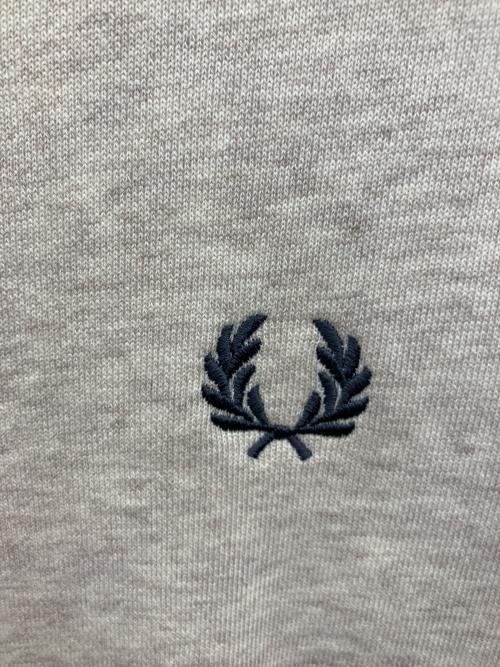 FRED PERRY（フレッドペリー）FRED PERRY (フレッドペリー) Crew Neck Sweatshirt アイボリー サイズ:Mの古着・服飾アイテム