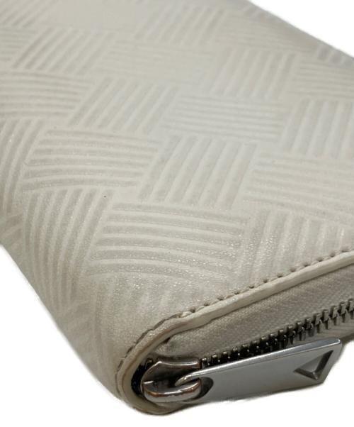 BOTTEGA VENETA（ボッテガベネタ）BOTTEGA VENETA (ボッテガベネタ) 長財布 ホワイトの古着・服飾アイテム