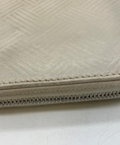 BOTTEGA VENETA（ボッテガベネタ）BOTTEGA VENETA (ボッテガベネタ) 長財布 ホワイトの古着・服飾アイテム